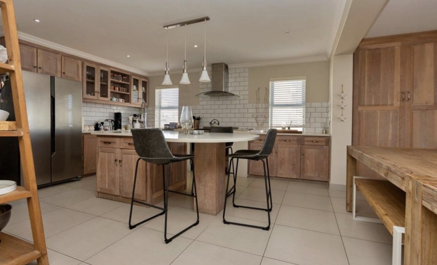 5 Bedroom Property for Sale in Paradise Beach Western Cape